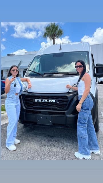 Cliente de Angie con su vehículo