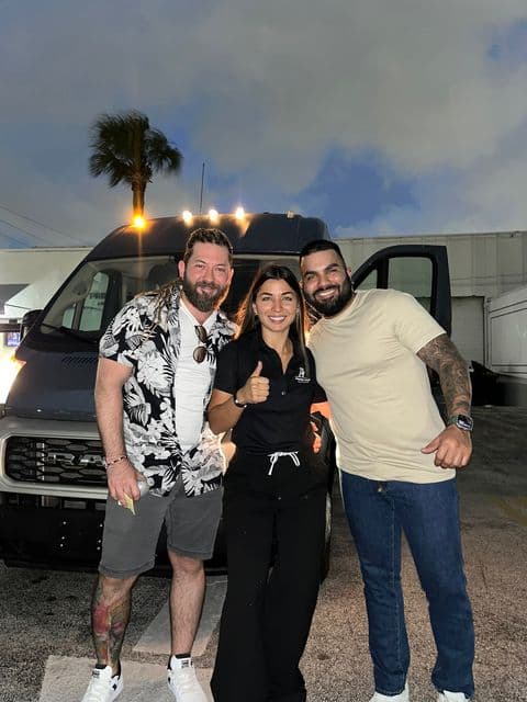 Cliente de Angie con su vehículo