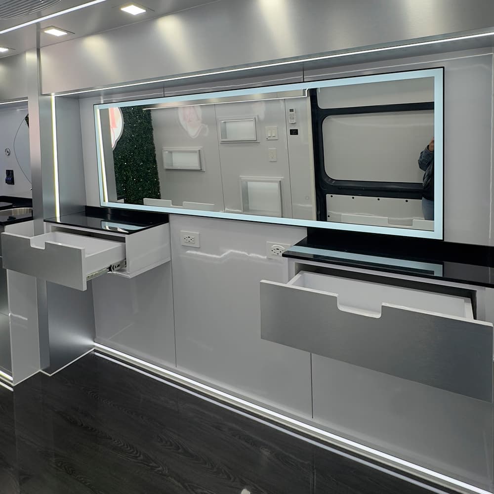 Échale un vistazo a cómo se vería el interior de tu negocio de servicios móviles
